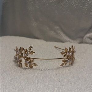 Elegant Gold Leaf Hair Accessory